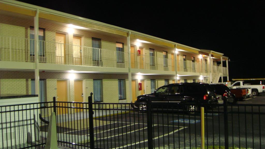 Magnolia Inn Laurens Exterior photo